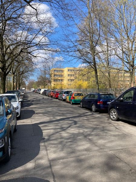 Klecks Grundschule aus Sicht der Tiroler Straße